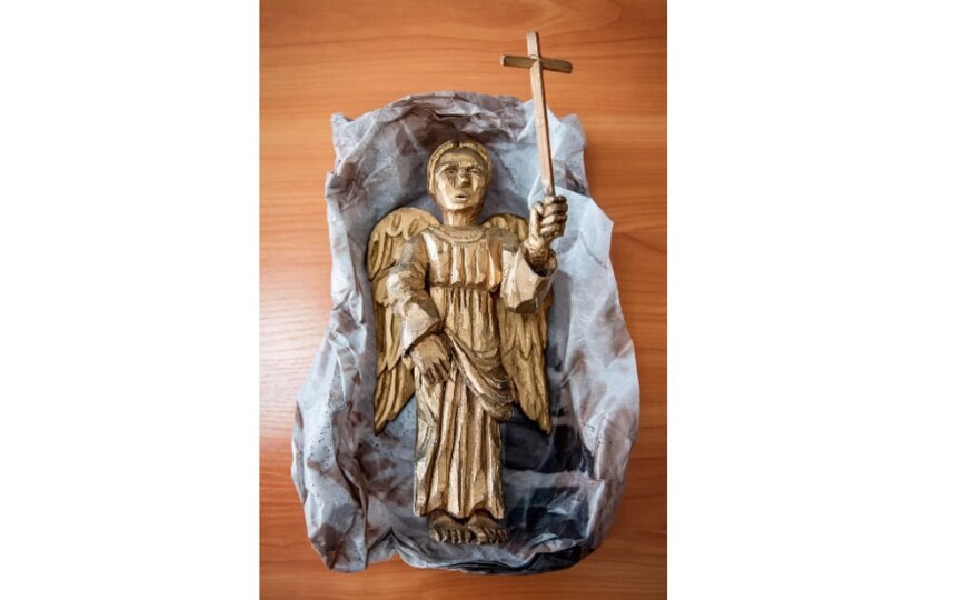    Деревянный ангел.предоставлено театром.