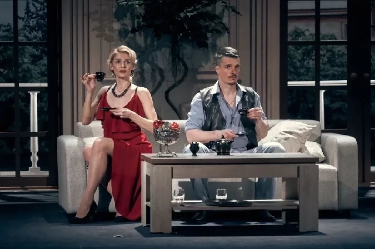    От сцены до кино.