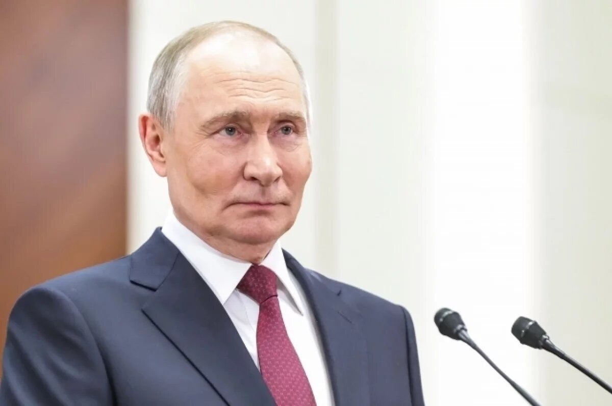   ФОМ: 76% россиян доверяют Путину и положительно оценивают его работу
