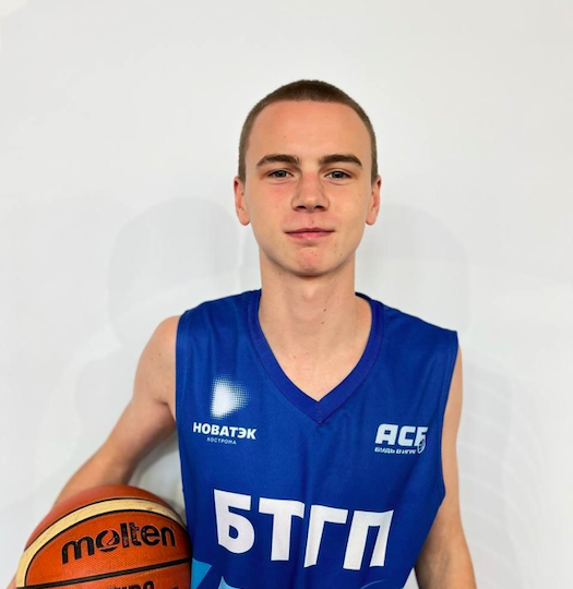 19-летнему костромскому баскетболисту нужна помощь в борьбе с опухолью в голове