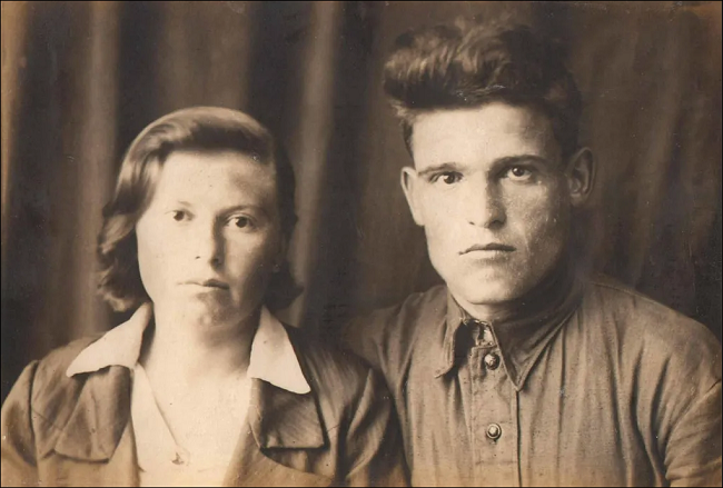 Родители Александра Федоровича, 1941 г.