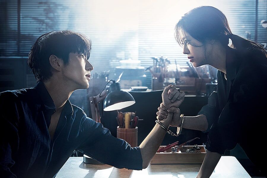 Нежные семейные отношения... и маньяки под кроватью