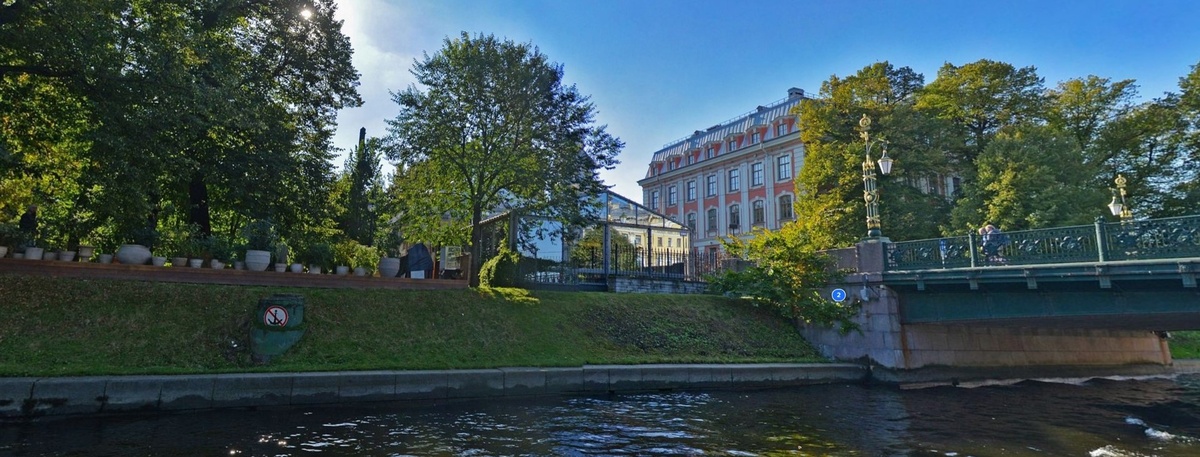    В Петербурге прекратили рассмотрение иска к миллиардеру Теплицкому из-за веранды в Михайловском саду Автор фото: Яндекс карты