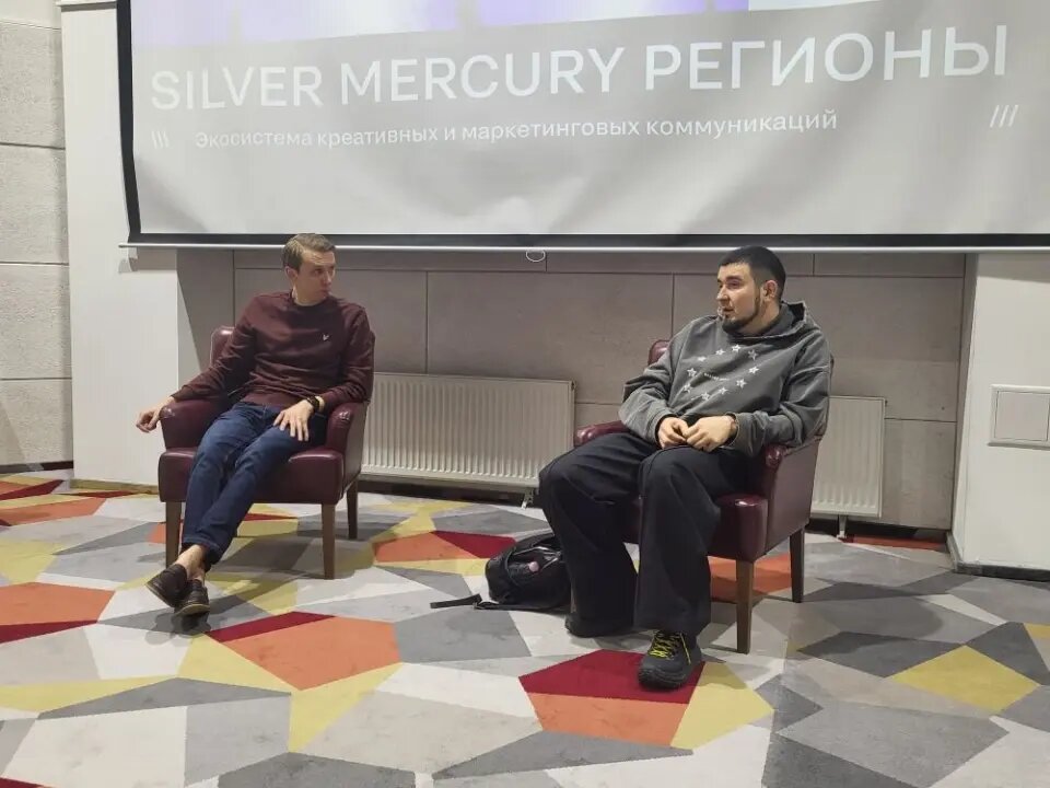    Сибирские диджитал-агентства все чаще предпочитают переориентироваться на федеральных клиентов. На фото - основатель омского агентства "Коперник" Антон Паймышев (слева) и основатель новосибирского агентства IDEA NOVA ("Идея Нова") Артем Чучакин. Фото автора