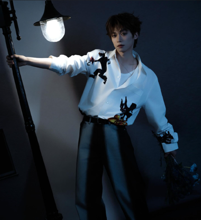 Китайский артист Цзыюй.