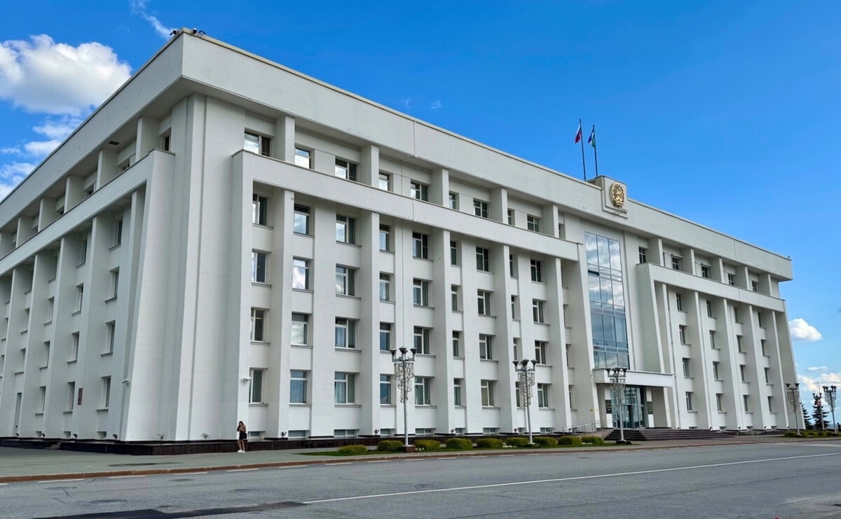     Экспертлар Башкортстан җитәкчелеге киләчәкне күзаллап эшли дип белдерде