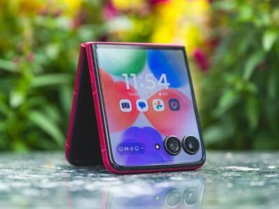    Новый «потолстевший» Motorola Razr Ultra показали на рендерах