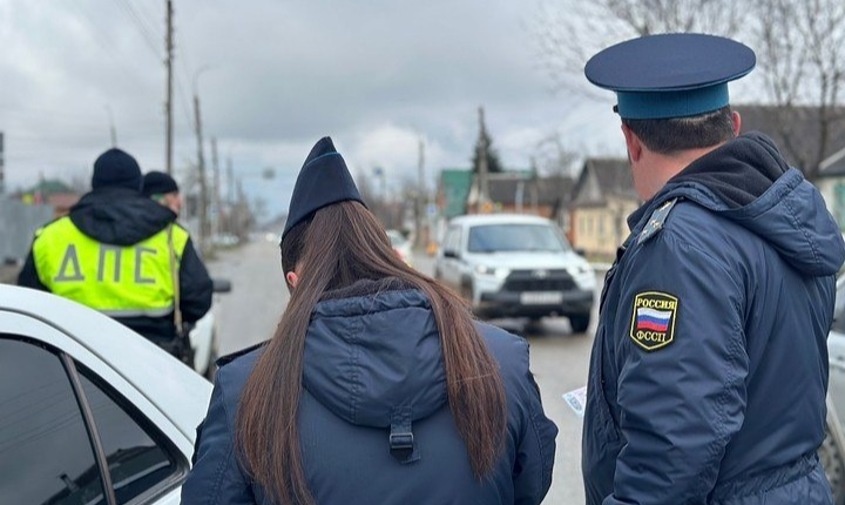 Шесть автомобилей арестовали за долги по штрафам у амурчан судебные приставы