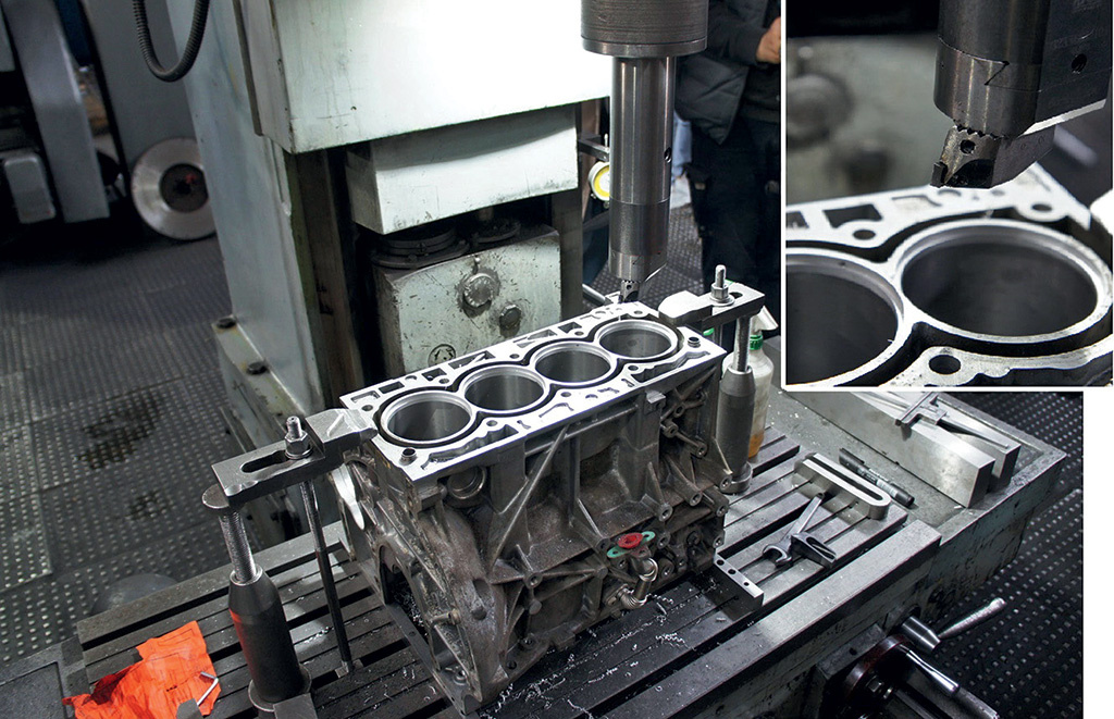 Расточка цилиндров — один из ключевых этапов ребилдинга блока.