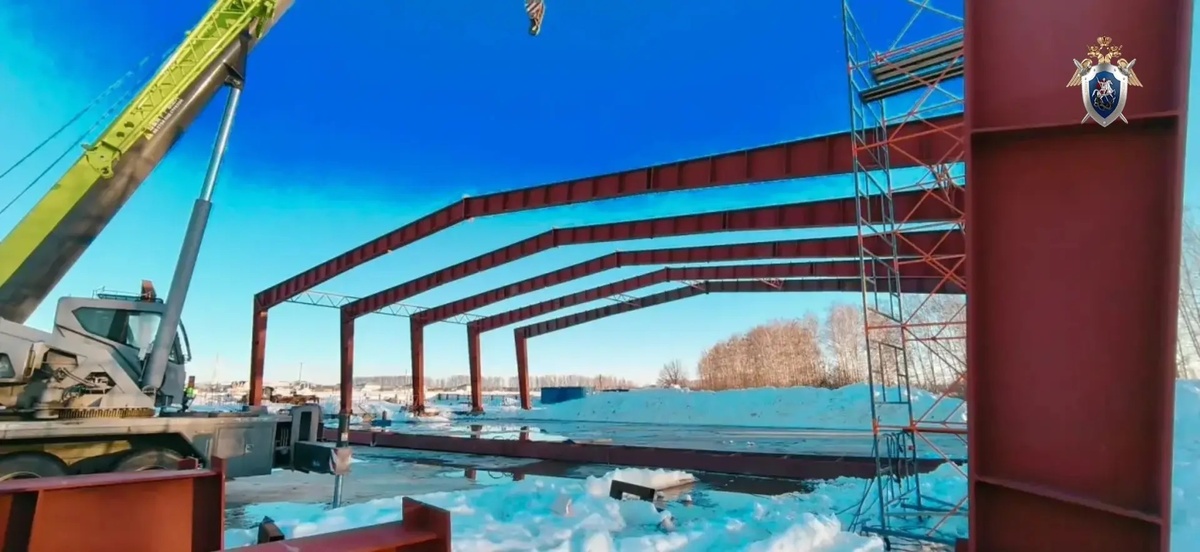    Рабочий сорвался с высоты и погиб на строительной площадке в Башкирии