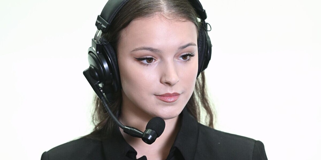 Ответственная и дипломатичная Анна, для многих____ идеал. День ЕЁ рождения___ особый повод, чтобы написать о ней ИСКРЕННЮЮ статью.