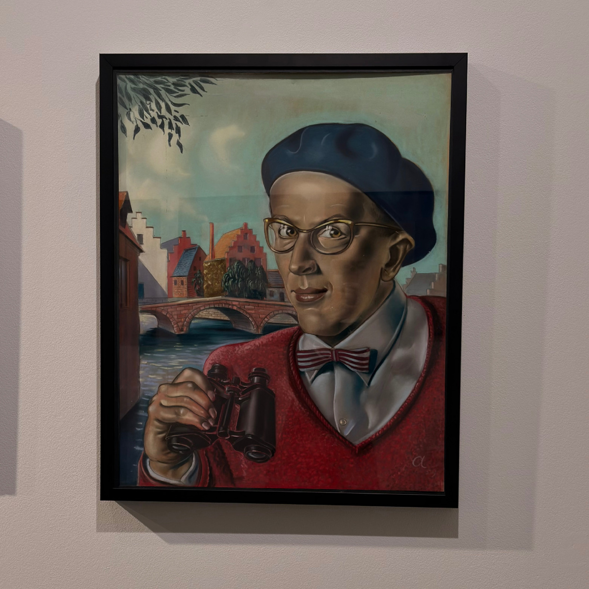 На выставке (портреты кисти Акимова)