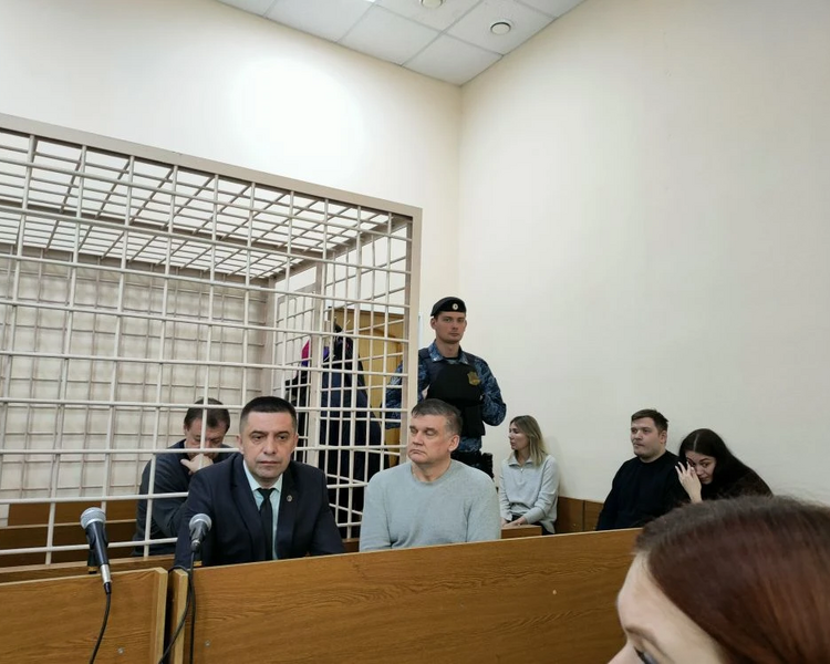     Дедов заявил в суде, что Смирнов передавал деньги экс-губернатору Старовойту