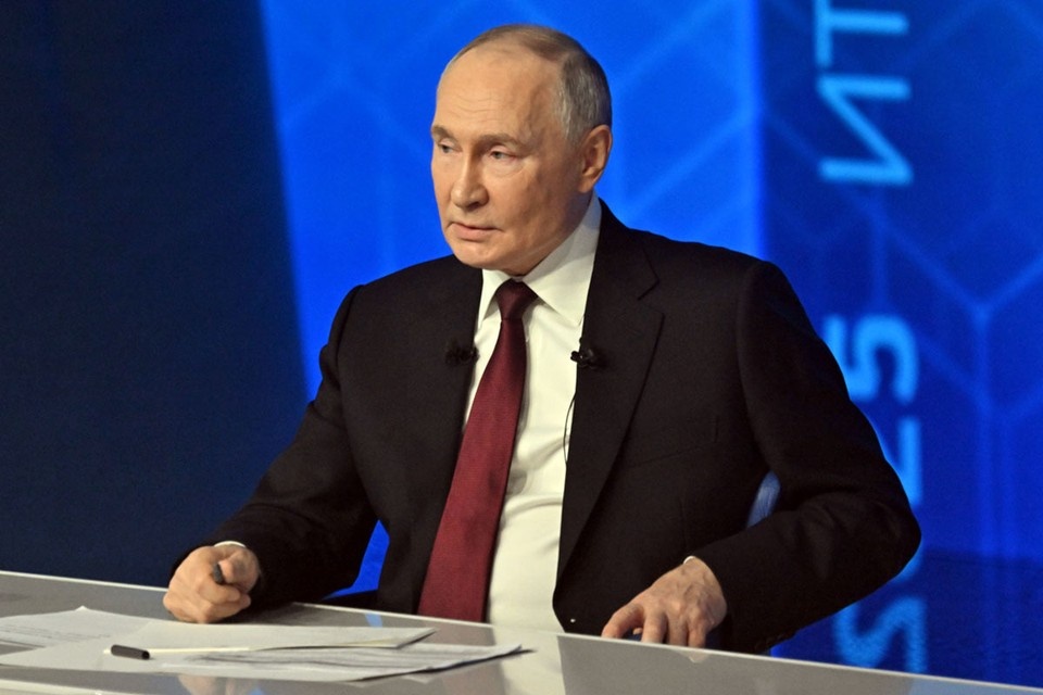    Путин и Жапаров провели телефонный разговор Владимир ВЕЛЕНГУРИН