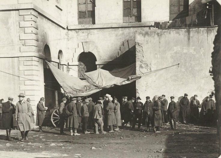 Эмигранты в Стамбуле. 