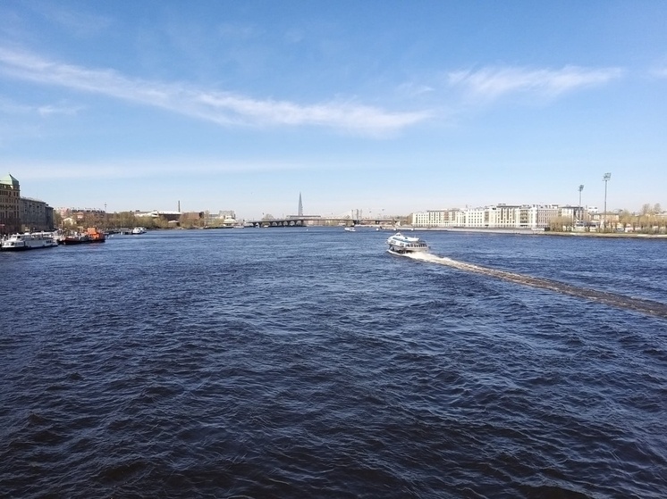    Использование водных объектов станет доступно с 8:00 13 апреля. Фото: архив МК в Питере