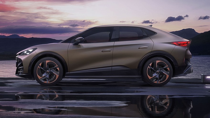    На фото: кроссовер Cupra Tavascan