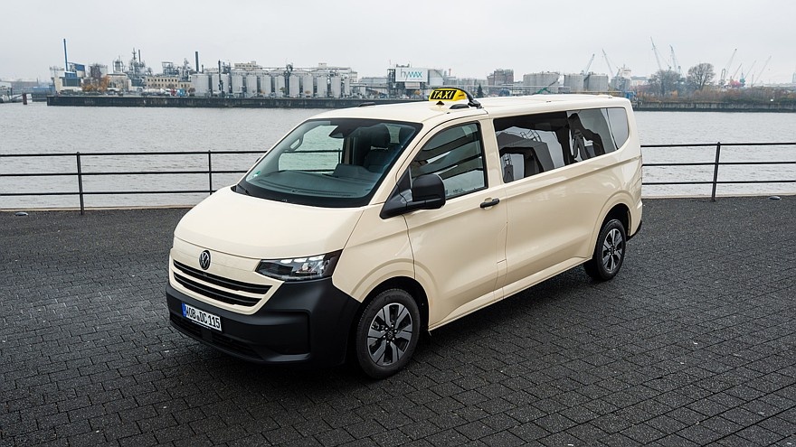    На фото: такси на базе Volkswagen Caravelle
