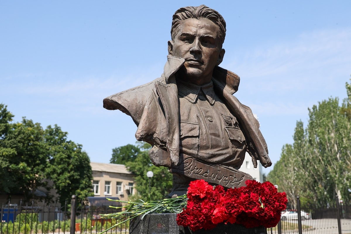    Память грозы бандеровцев Павла Судоплатова увековечили в освобожденном Мелитополе