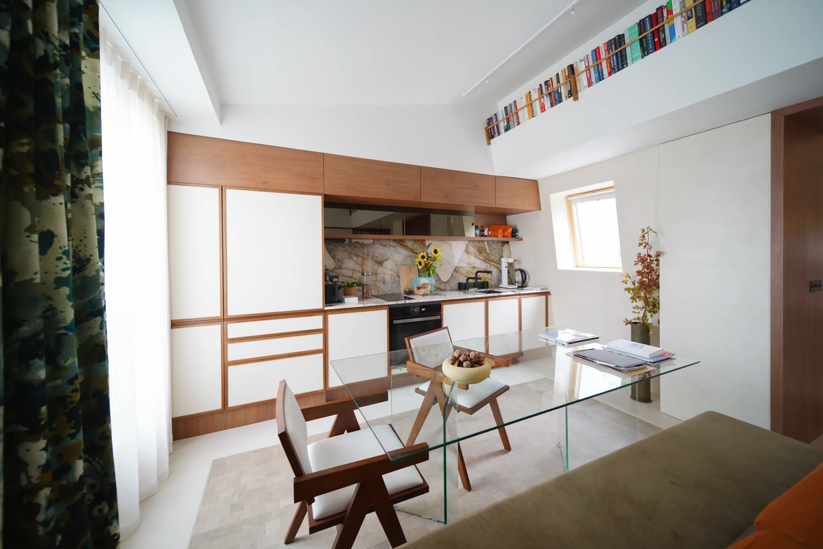 Приоритет в части зоны отдыха и обеденной зоны. 