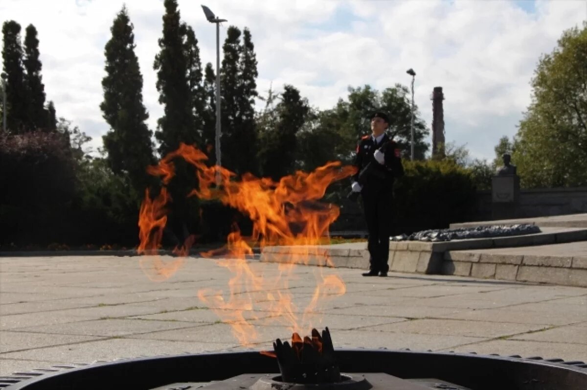    Памятник 1200 гвардейцам проверяют после сообщений о разрушениях