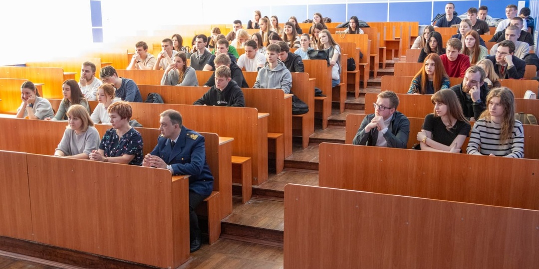 В прошлый четверг Управляющий партнер бюро Александр Немов выступил перед студентами ВГУВТ в Нижнем Новгороде