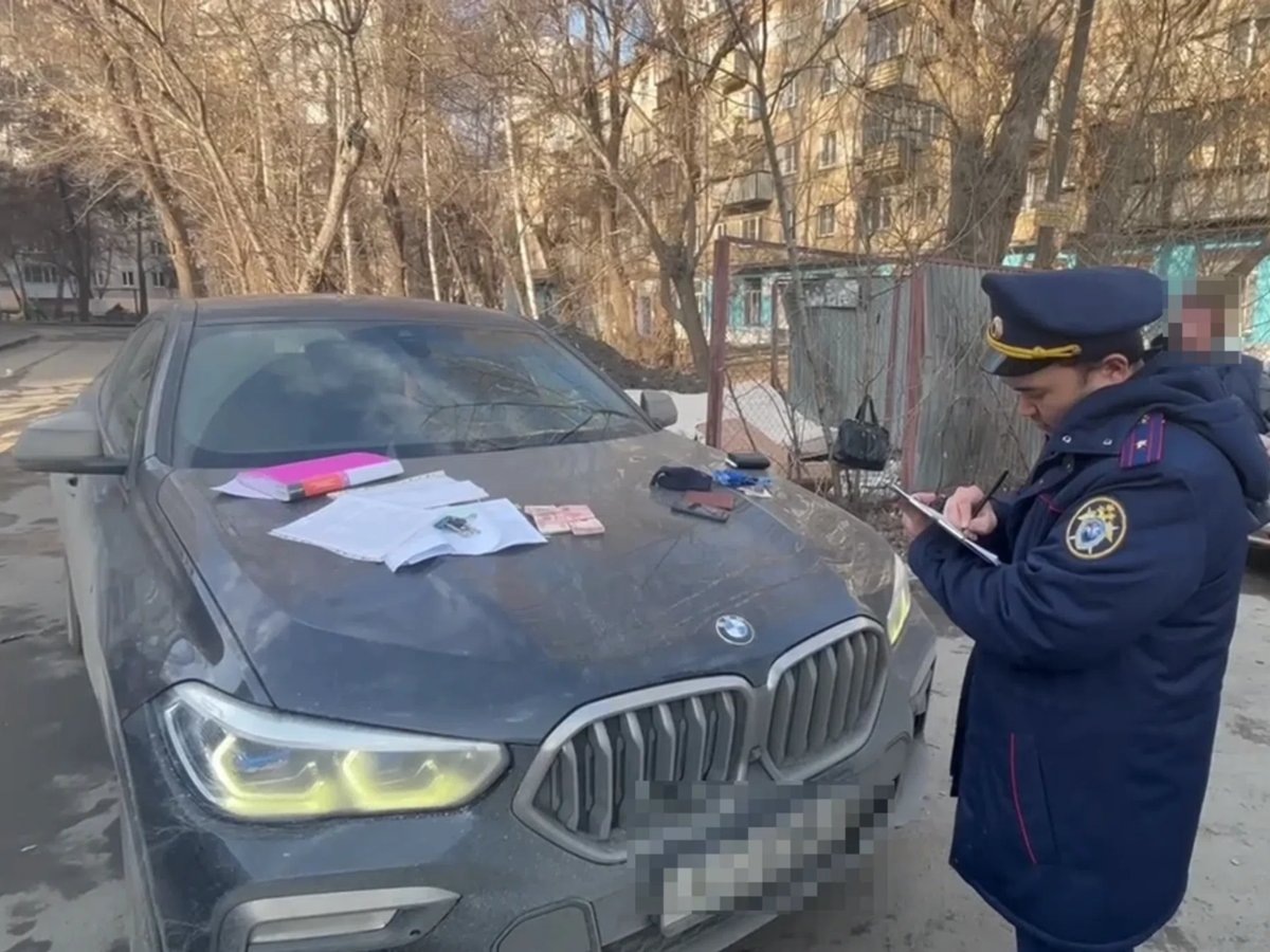    Владимир Григорьев передал 1 млн рублей Ивану Костылеву