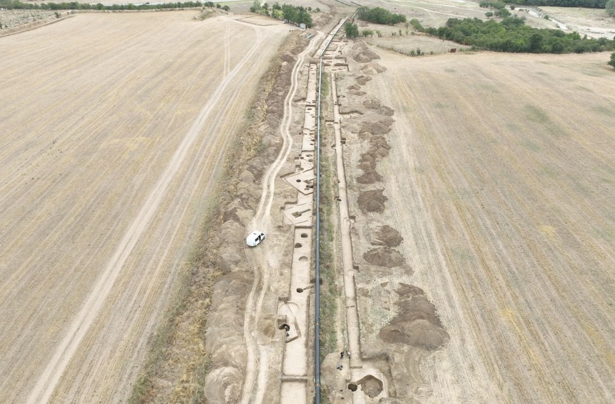    Поселение и могильник Майруптский. Общий вид раскопок. Их площадь в археологический сезон 2025 года составила 5000 кв.м.