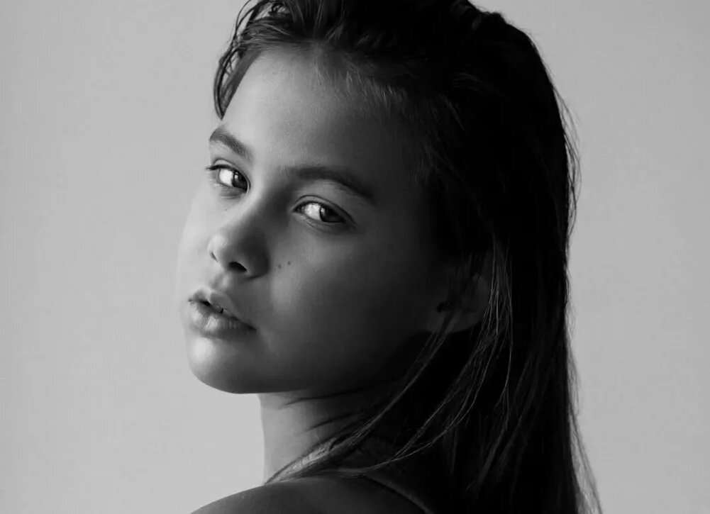    Оксана Самойлова выложила редкую фотосессию младшей дочери