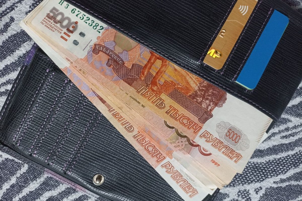    Право на получение двух пенсий одновременно сохраняется для нескольких категорий граждан