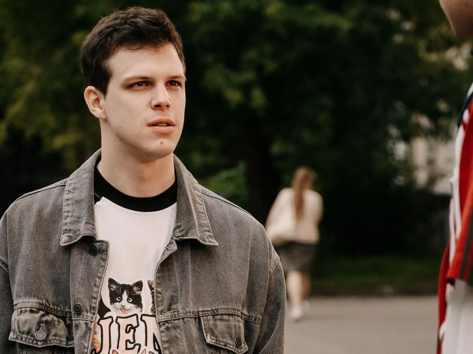    Фото: кадр из фильма "Нормальный"