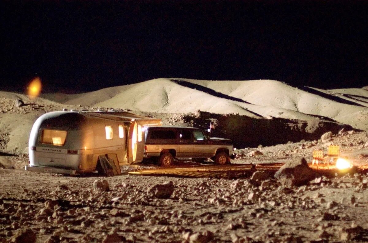 Кадр из фильма У холмов есть глаза