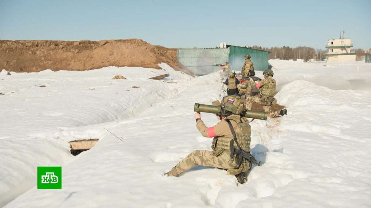    Защита Родины: бойцы Росгвардии отмечают профессиональный праздник на службе