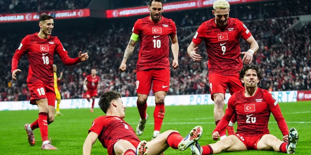 Посмотрел и события из Турции, тем более все так нахваливали пас Гюлера