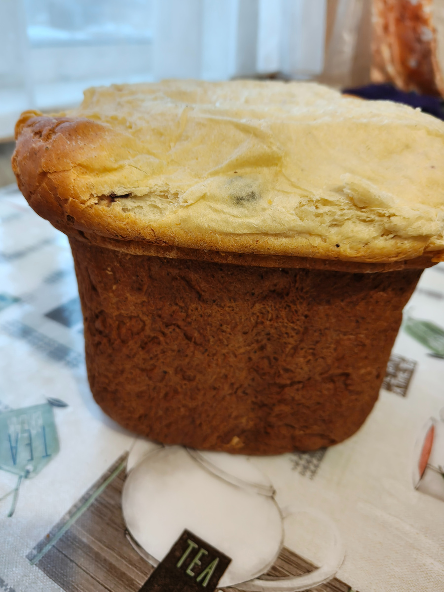 Здесь я убавила количество молока.  Добавила в тесто 150 мл .