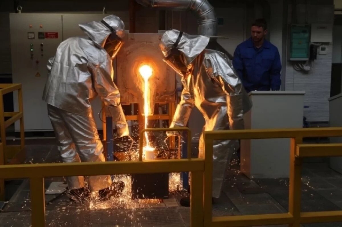    На Урале промышленные предприятия повысили зарплаты за год более чем на 10%