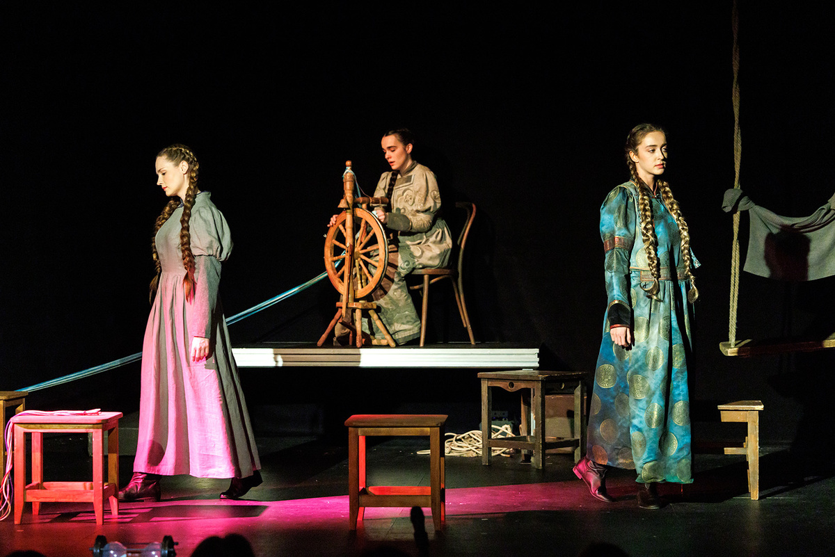     Сцена из спектакля «Жена солдата» / Пресс-служба Малого театра