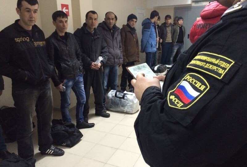 ❌ Выдворение за экстремизм: Госдума ужесточает правила игры для иностранцев