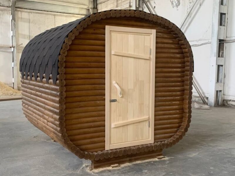 Размер 2.4 м х 2.4 м  «Формат «Бочка»: Это главная особенность. Конструкция обеспечивает быстрый и равномерный прогрев, экономит материалы и место.
