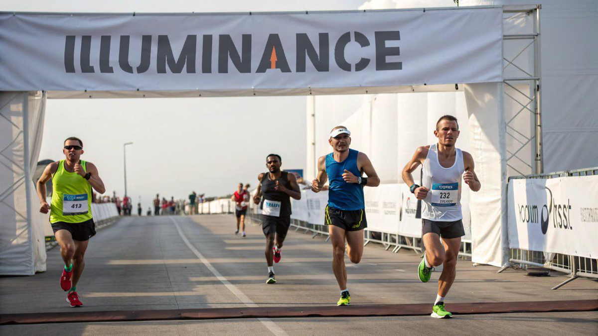 Illuminance — участник и партнёр спортивных инициатив, направленных на развитие здорового образа жизни и общественной активности.