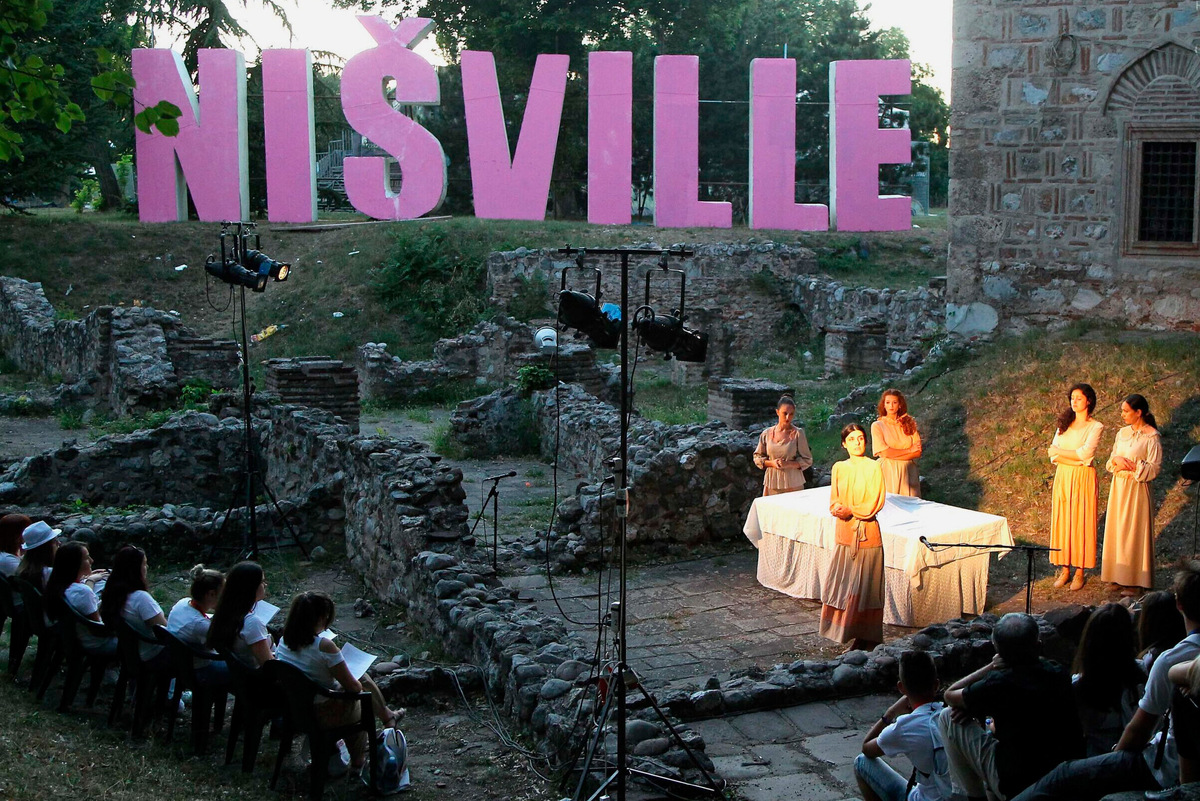 Нишвиль проходит в середине августа на территории Нишской крепости и длится четыре дня. Фото: Nišville Jazz Festival