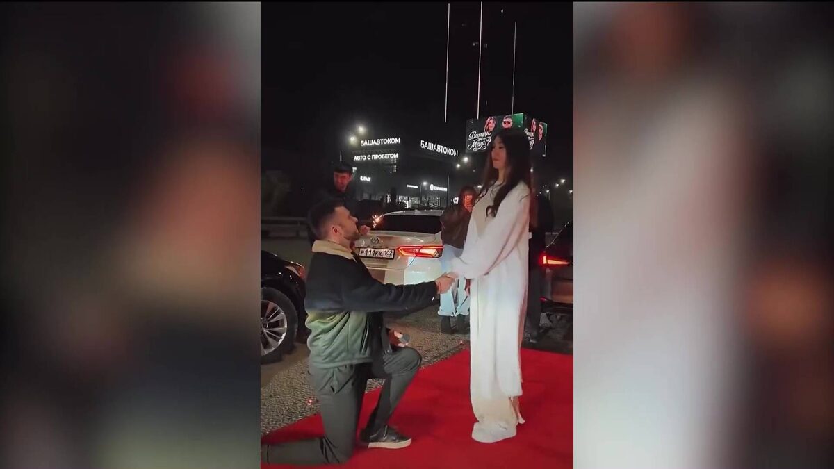    Уфимца, перекрывшего проспект Салавата Юлаева ради предложения руки и сердца, разыскивает полиция