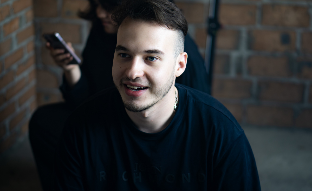 Денис Калашников.
