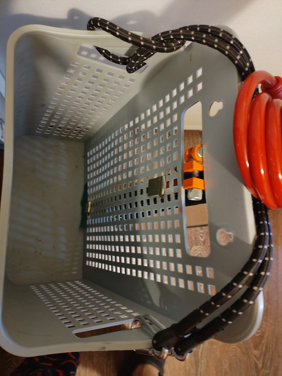 Багажник нашего грузовичка))