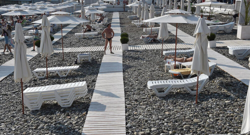 Ставропольский министр сдал пляж под элитный отель и бесплатно там отдыхал