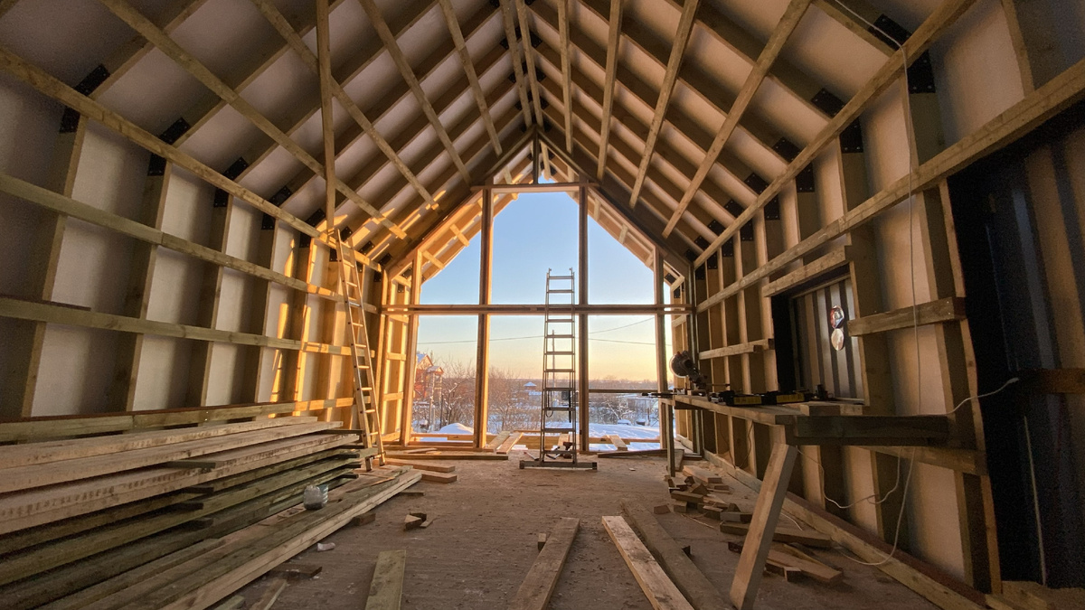 Строительство дома. Монтаж фронтноа.