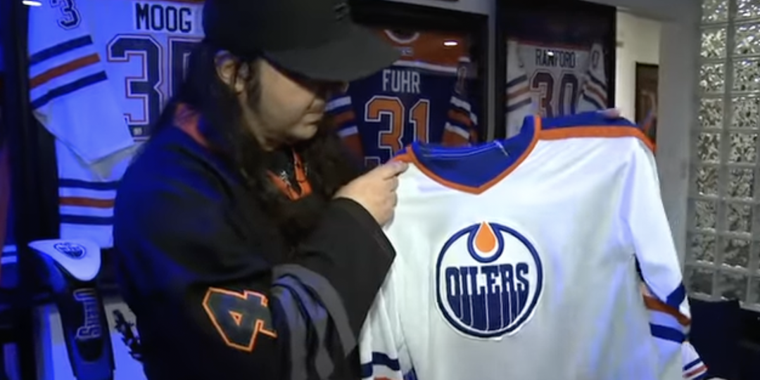 Гитарист System of a Down фанат хоккея. Весь быт окружил любимой командой