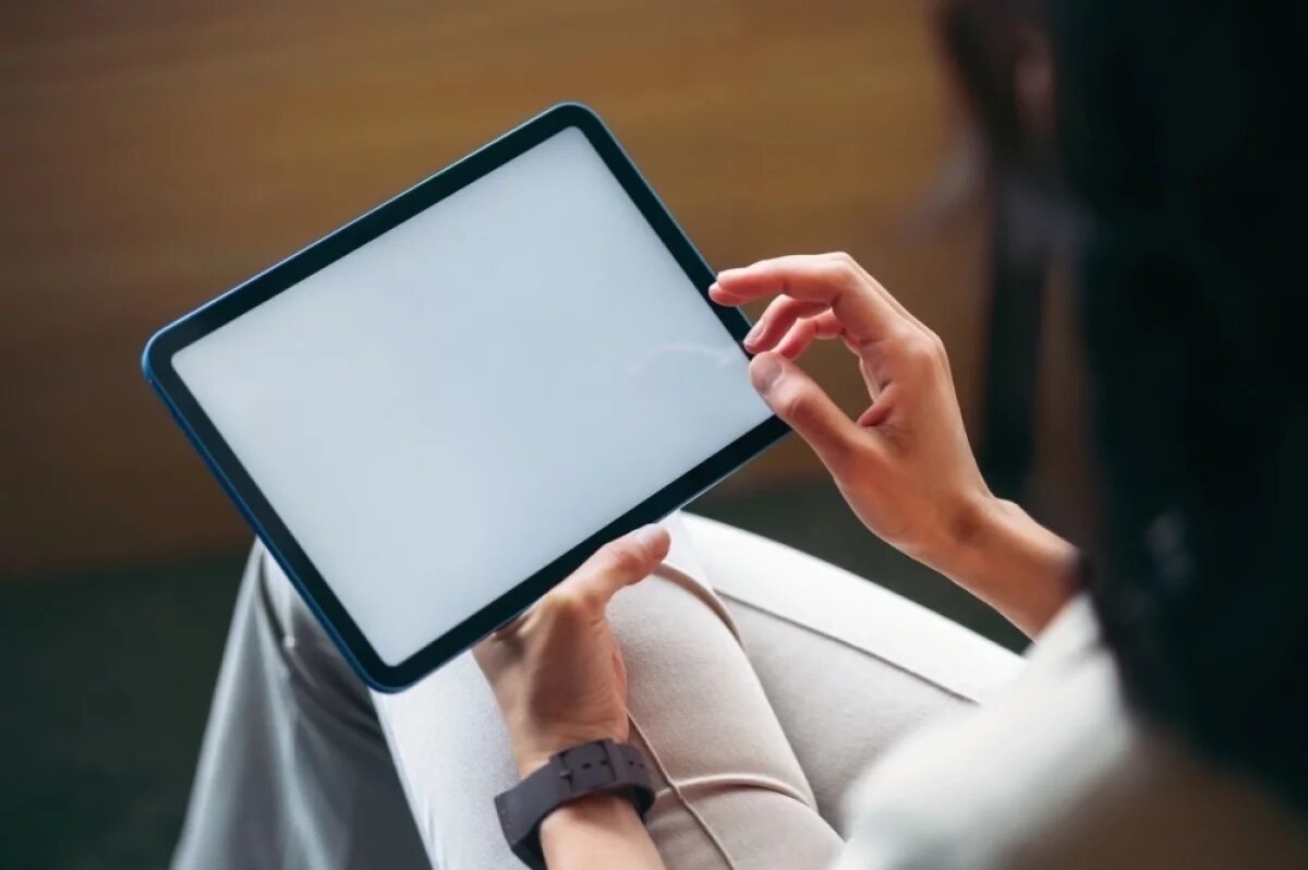    Всем по планшету.