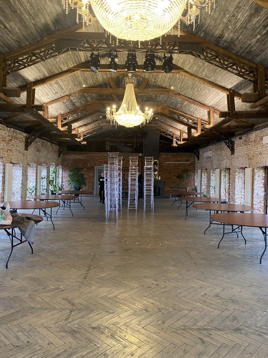 Уже не пустая площадка