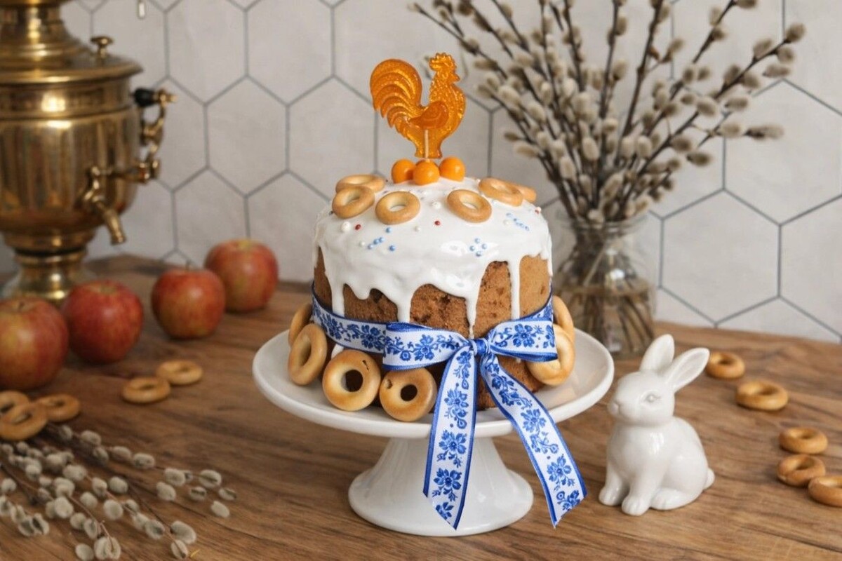 Куличи в русском стиле — главное украшение Пасхи 2026 года. Источник: нейросеть📷
